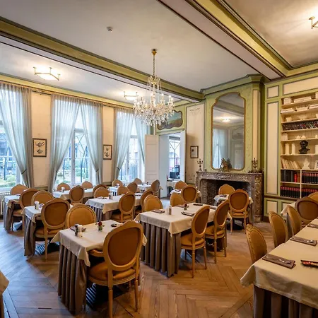 Jan Brito Hotel 4*